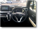 SUZUKI XBEE運転席