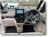 NISSAN ROOX運転席