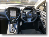 SUBARU LEVORG運転席